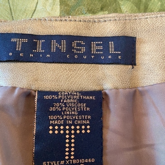 Tinsel Denim Couture faux leather skirt. Zipper front w/ fringe pull. Taupe mini - Picture 5 of 7